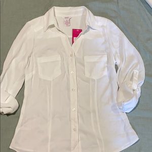 🛍💵 4/$25 NWT Candies White button down blouse